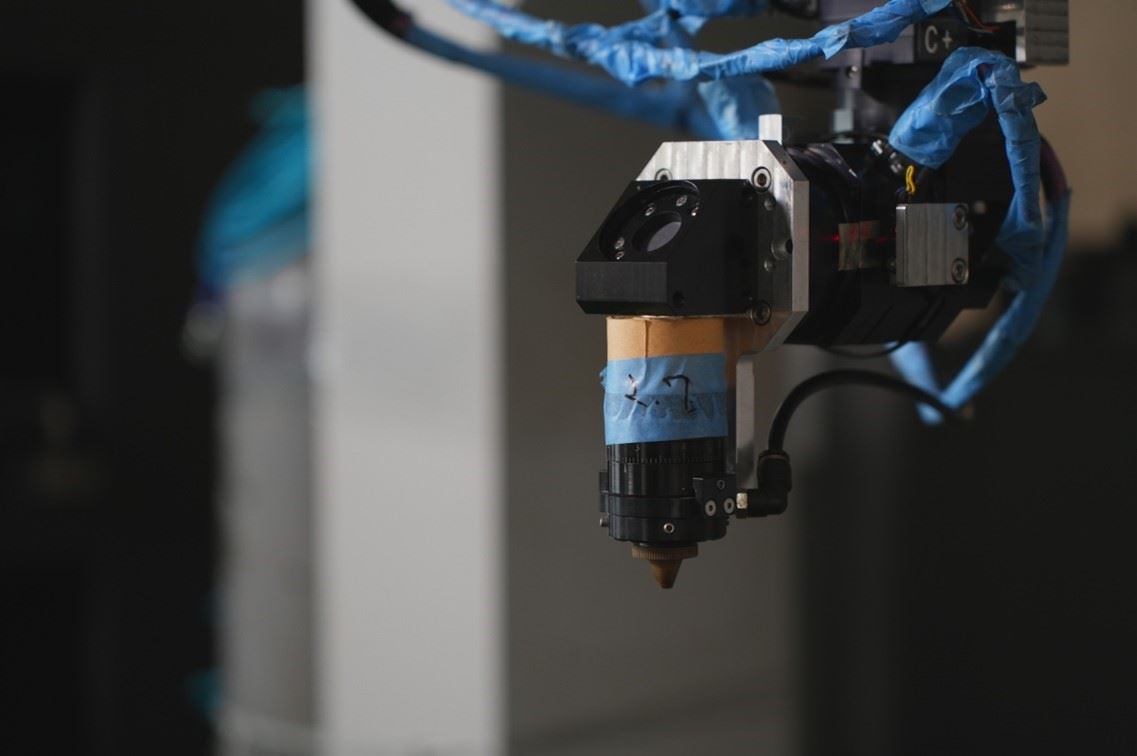 五軸雷射加工機